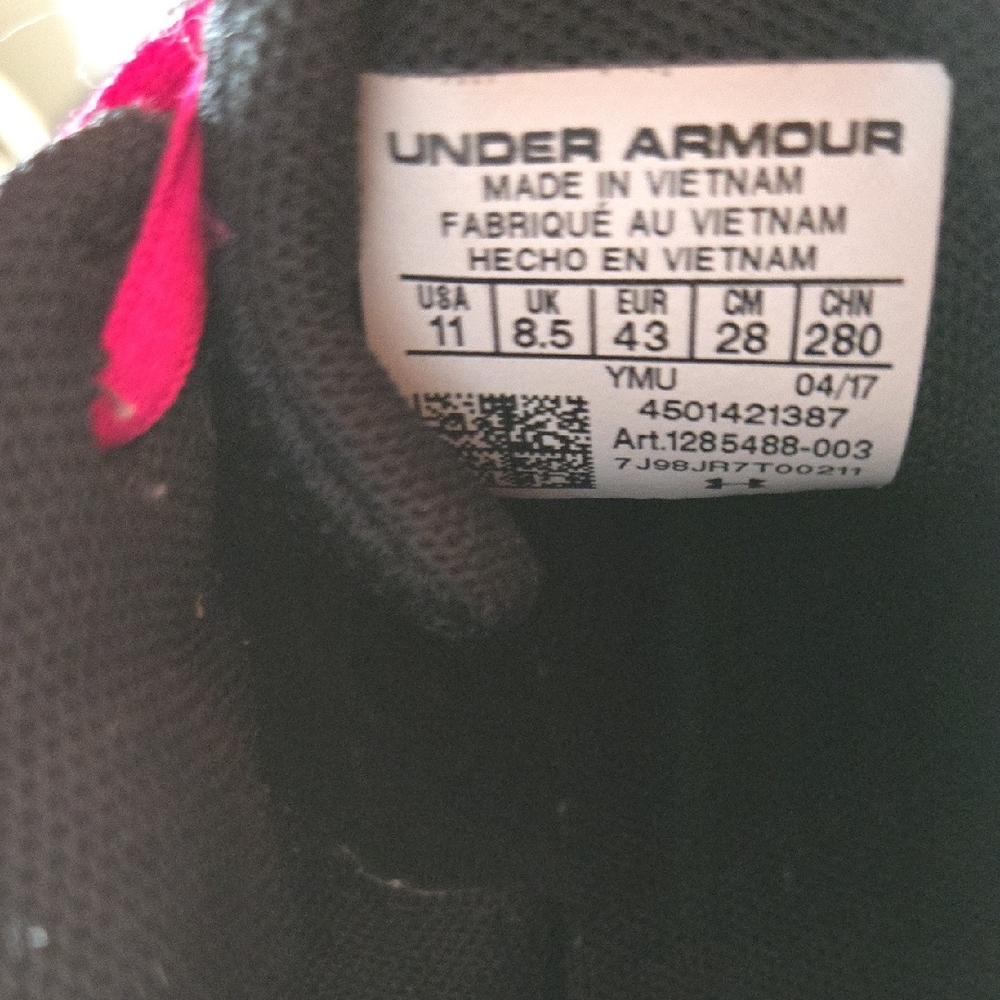 Under Armour Black Sneakers with Pink Highlights - Picture 8 of 8